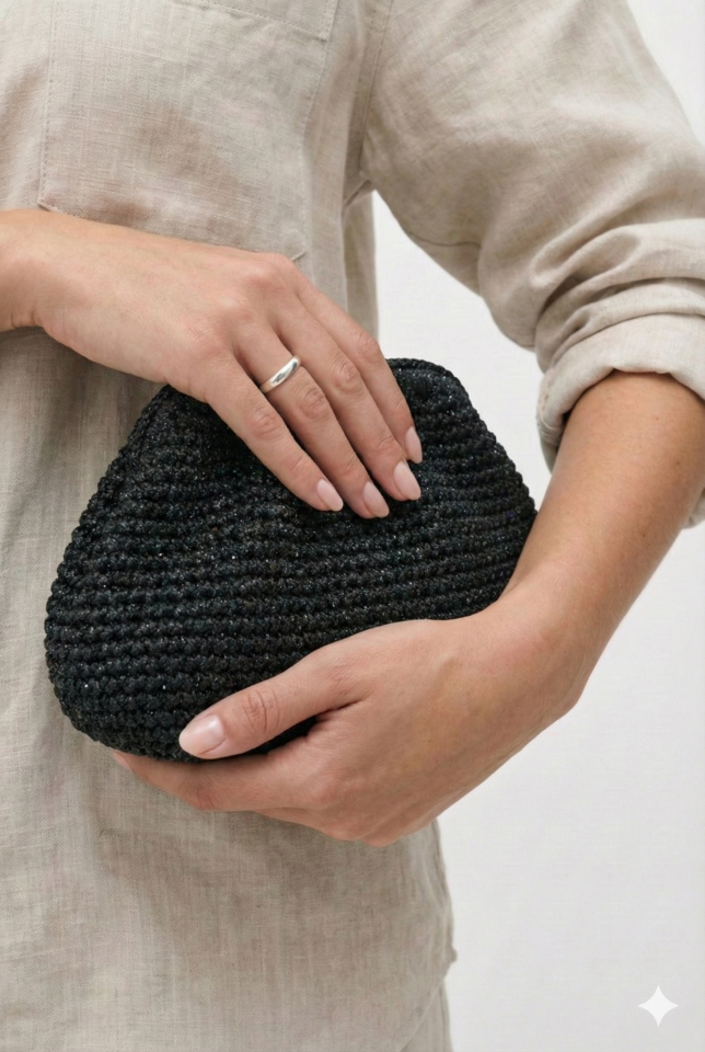 Büzgü El Çantası - Siyah