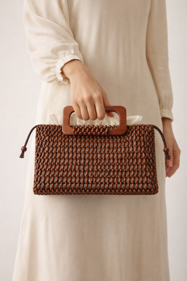 Ahşap Saplı Boncuk Örgü El Çantası - Kahverengi