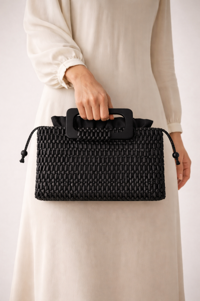 Ahşap Saplı Boncuk Örgü El Çantası – Siyah